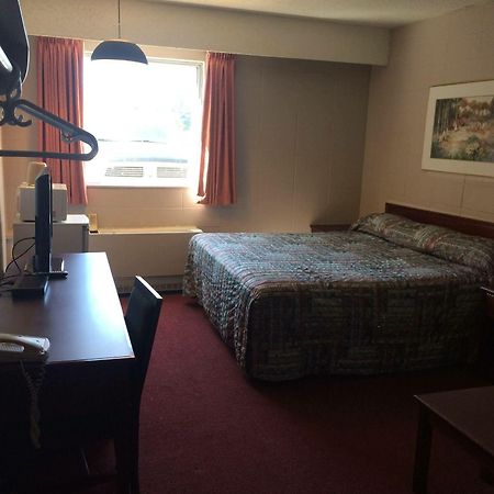 Midtown Motor Inn Bonnyville Bagian luar foto