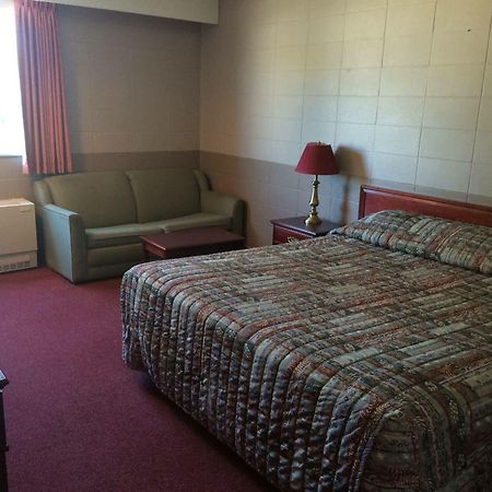 Midtown Motor Inn Bonnyville Bagian luar foto